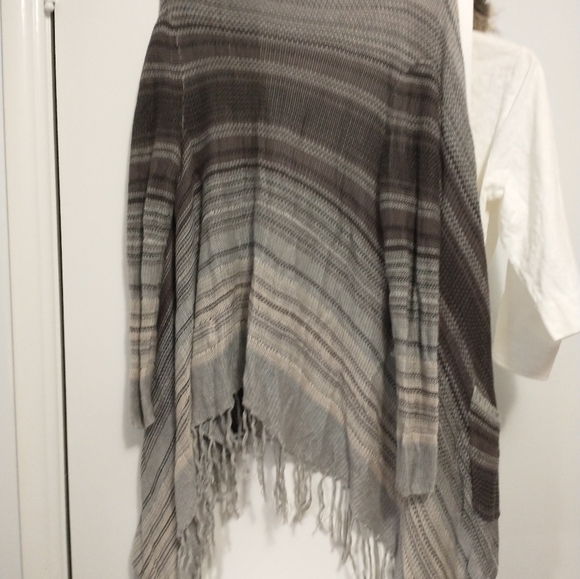 Ladies Cardigan - Picture 2 of 4